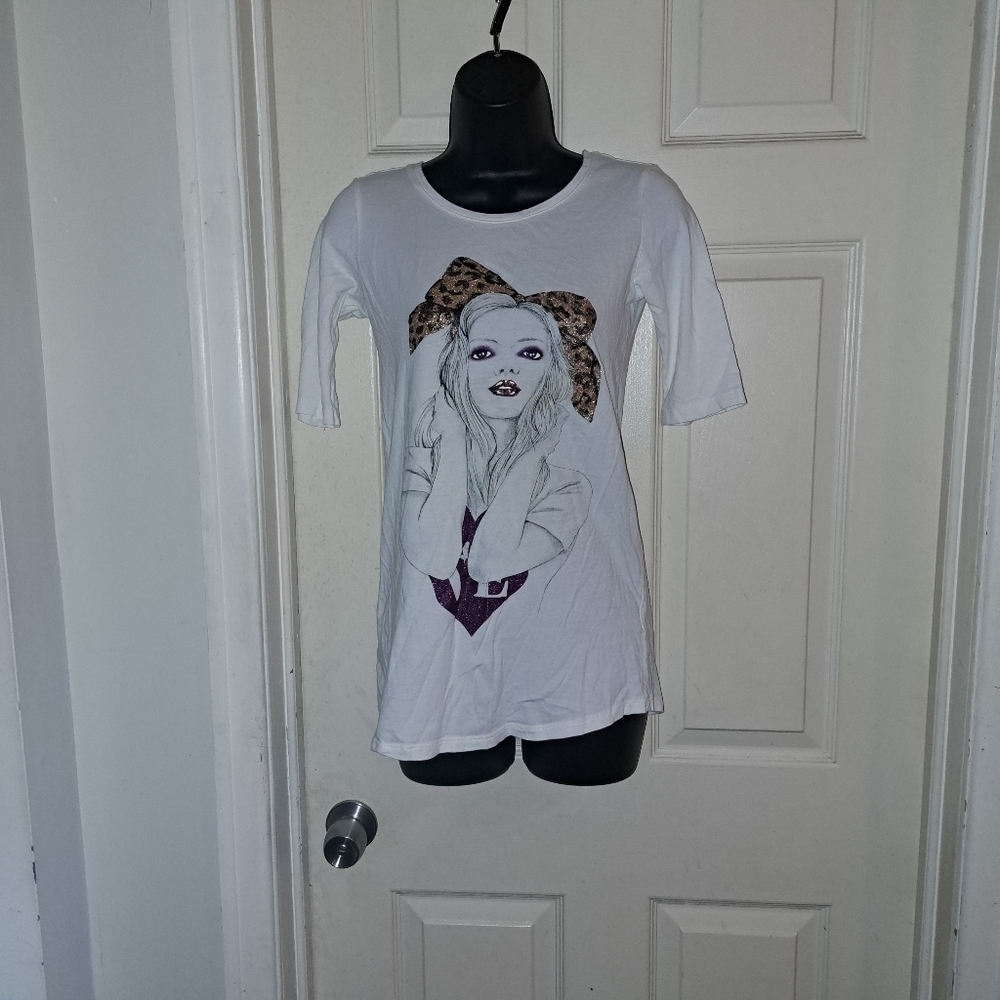 H&M girls graphic T-Shirt size 12 -14